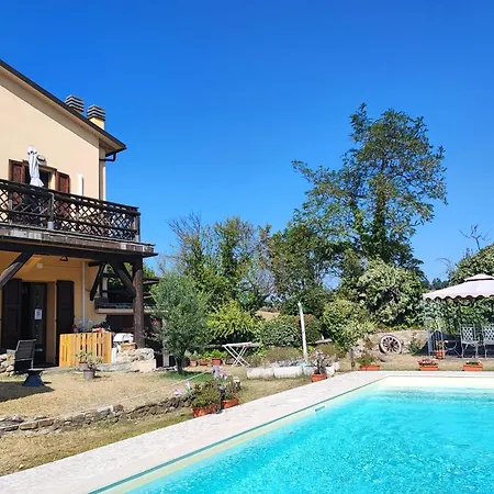 مزرعة للإقامة Pizzicalaluna Olistico Sulle Colline Di *