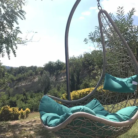 مزرعة للإقامة Pizzicalaluna Olistico Sulle Colline Di *